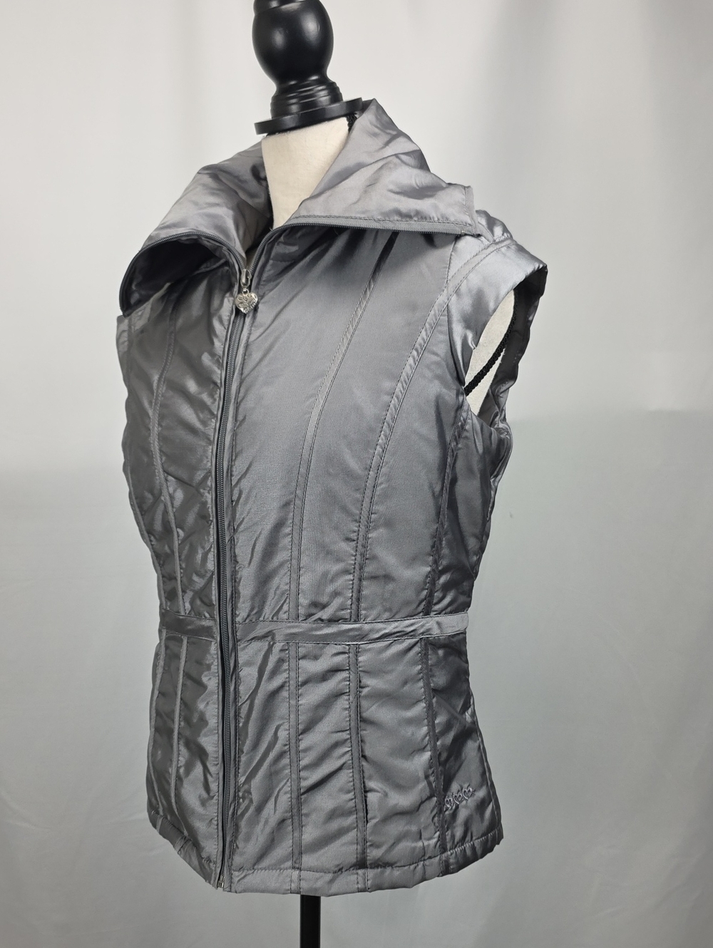 Sleeveless Quilted Zip-Front Vest - Gray Size Medium